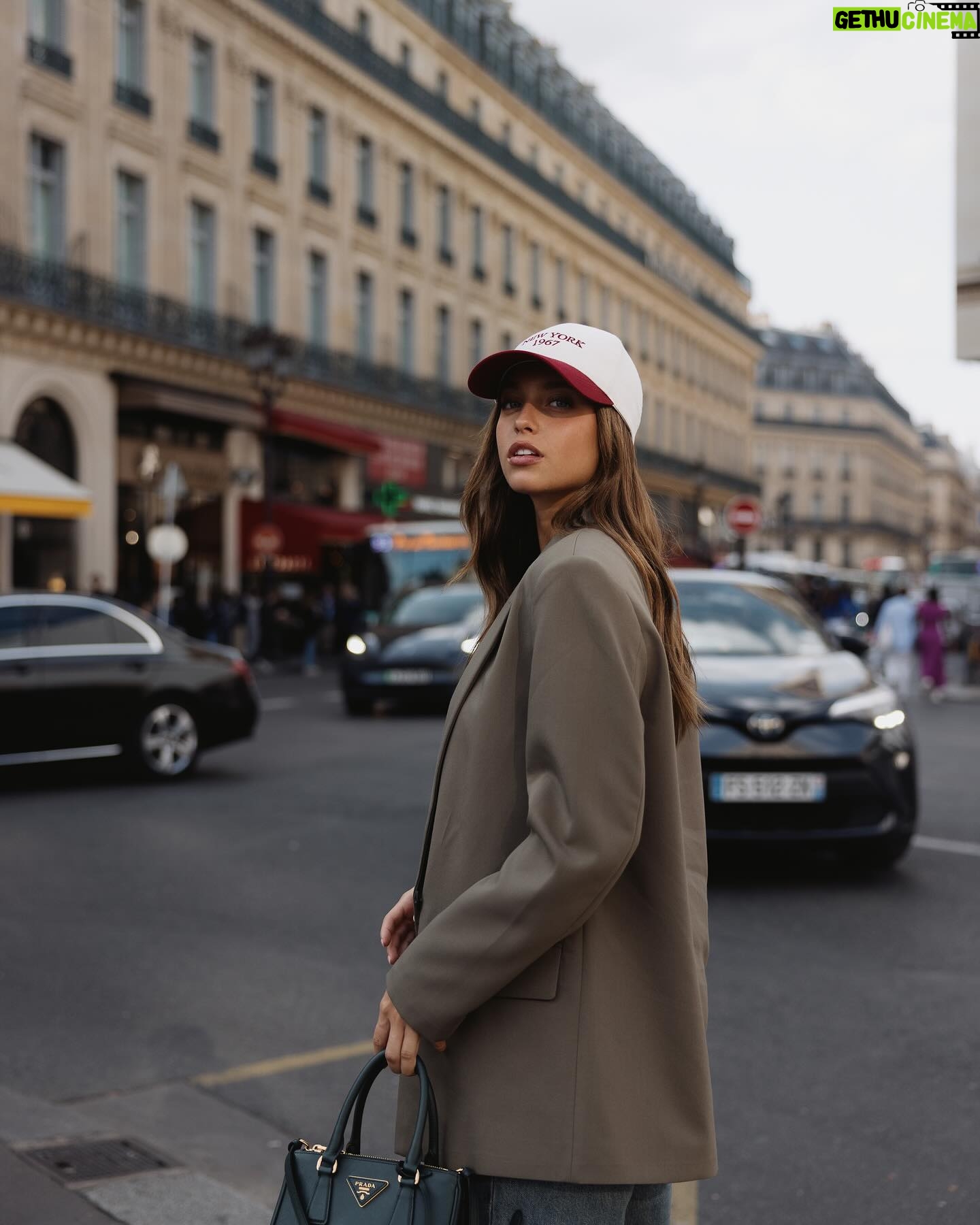 Margarida Corceiro Instagram - Les rues de Paris 🤎