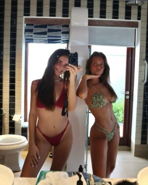 Margarida Corceiro Instagram - 🛁 afternoon