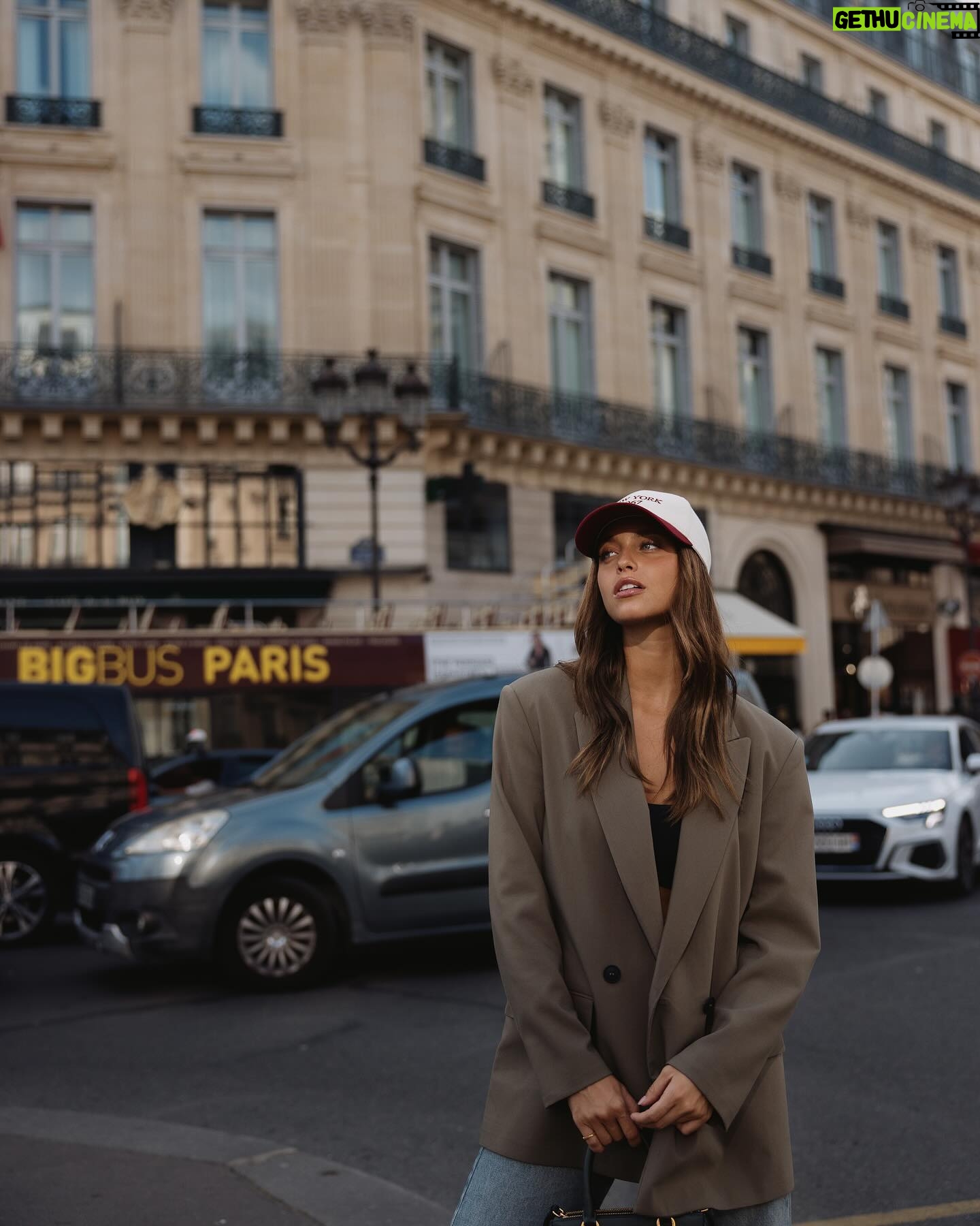 Margarida Corceiro Instagram - Les rues de Paris 🤎