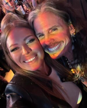 Margarita Gerasimovich Instagram - Кого узнали на фото?🙃

Thank you for the amazing dinner, Legend @iamstevent 🙏 Thank you for the invitation @nioly 🤍

*Grammy viewing party w/ Steve Tyler (Aerosmith) @iamstevent ,Anya Taylor-Joy @anyataylorjoy , Jessica Simpson @jessicasimpson etc 🤍