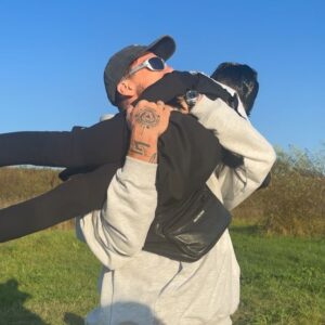Margarita Gerasimovich Instagram - Оставлю на память о таком простом и таком счастливом дне моей жизни

«Навсегда лишь планета, старый рок на кассетах и ЛЮБОВЬ»

Очень, очень много любви в каждом мгновении моей удивительной жизни 🤍