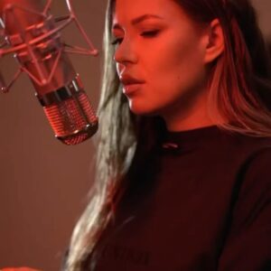 Margarita Gerasimovich Instagram - Недавно исполнился год моему мини-альбому Sat Nam. Удивительно, как некоторые песни оттуда стали вдруг ещё актуальнее… «НиХет✡️иНиХарам☪️»(с) Спасибо тебе, моя особенная лечебная пластинка. За всё, что уже сделала и за всё, что сделаешь ещё. Рукописи не горят. Вот и песни тоже ❤️‍🩹 *и эти, и другие важные песни, спою в последний раз в этом году 29 октября на акустическом сольнике в Москве. Ссылка в шапке