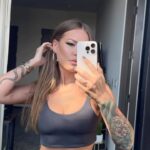Margarita Gerasimovich Instagram - Девочки, чей ‘муж в трусах’ тоже портит томный контент вечно? 🤬😂 *p.s: сегодня в сторис ПУШКА РАКЕТА сторителс срочно смотри, пока не ушло 😍🫰🏻