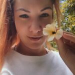 MariMoon Instagram - ✨🌈 Chanana é uma PANC (planta alimentícia não convencional). Dizem que auxilia no tratamento de problemas respiratórios por ter ação expectorante,que tem propriedades antidepressivas, que a flor melhora a função digestiva, que a planta tem ação antibacteriana e anti-inflamatória, pode auxiliar na melhora de infecções do trato urinário e ainda possui propriedades afrodisíacas, que auxiliam no aumento da libido sexual. Fonte: tuacasa.com.br