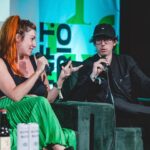 MariMoon Instagram - Quem aí investiu em criptomoedas e tá dando risada hoje? Tô lembrando daquele evento @nft.rio que eu participei como moderadora / apresentadora e pensando que legal vai ser o SXSW! Eu amo inovações, tecnologia e ideias que prometem mudar o mundo pra melhor. 😄✨ E fica a dica: @area.bitcoin 👍 pra saber mais sobre!