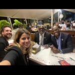 Maria Bopp Instagram – No dia que fez um mês da invasão dos terroristas nas nossas instituições democráticas, eu estive no Palácio do Planalto. Ontem fizemos um primeiro encontro de artistas e influenciadores com Lula pra discutirmos, principalmente, a importância da comunicação do governo nos próximos quatro anos. Falamos como nós, apoiadores do Lula e que temos um alcance grande nas redes, podemos ser pontes para que todas as ações realizadas pelo governo cheguem de fato na população – sendo a maior dificuldade, ainda, o combate às fake news. A real é que a gente não deve deixar a disposição pra conversar com quem pensa diferente da gente só em época de campanha. O “vira-voto” tem que ser todo dia. É cansativo, mas é necessário e ontem foi um dia tão lindo que eu saí com muito gás. Tô pensando numas ideias do que fazer pra deixar essa ponte governo-população mais acessível. Vou tentar estruturar isso melhor e conto pra vcs. Obrigada, @janjalula maravilhosa pelo convite, e obrigada a todos pela troca inspiradora de ontem. Bora nois ♥️