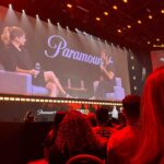Maria Bopp Instagram – Último dia de @ccxp, montanha russa de emoções no Palco Thunder. ⚡️😮‍💨 A deusa Sabrina Sato, Rodrigo Santoro, o elenco de Dungeons & Dragons e de Teen Wolf, a despedida dos palcos internacionais de Edgar Vivar (nosso eterno Seu Barriga), além das outras atrações que não tive a sorte e honra de apresentar. Quem estava lá viu o tanto que chorei na entrevista com o Edgar – minha cara inchada na foto não me deixa mentir. E o nervosismo tomou conta quando me vi no mesmo palco que Hugh Grant, mas até arrisquei o meu sotaque britânico pra ele entender melhor o meu inglês macarrônico. Obrigada, @_anatinoco_, por me ajudar com a produção desses looks lindos mesmo tendo sido super de última hora. Obrigada, @brunabopp_, por ser brilhante em tudo que faz, por me passar tanta segurança, você é a melhor sócia e parceira que eu poderia ter. Obrigada, @forlani por esse convite! Obrigada, público da @ccxpoficial, por me receberem tão bem!