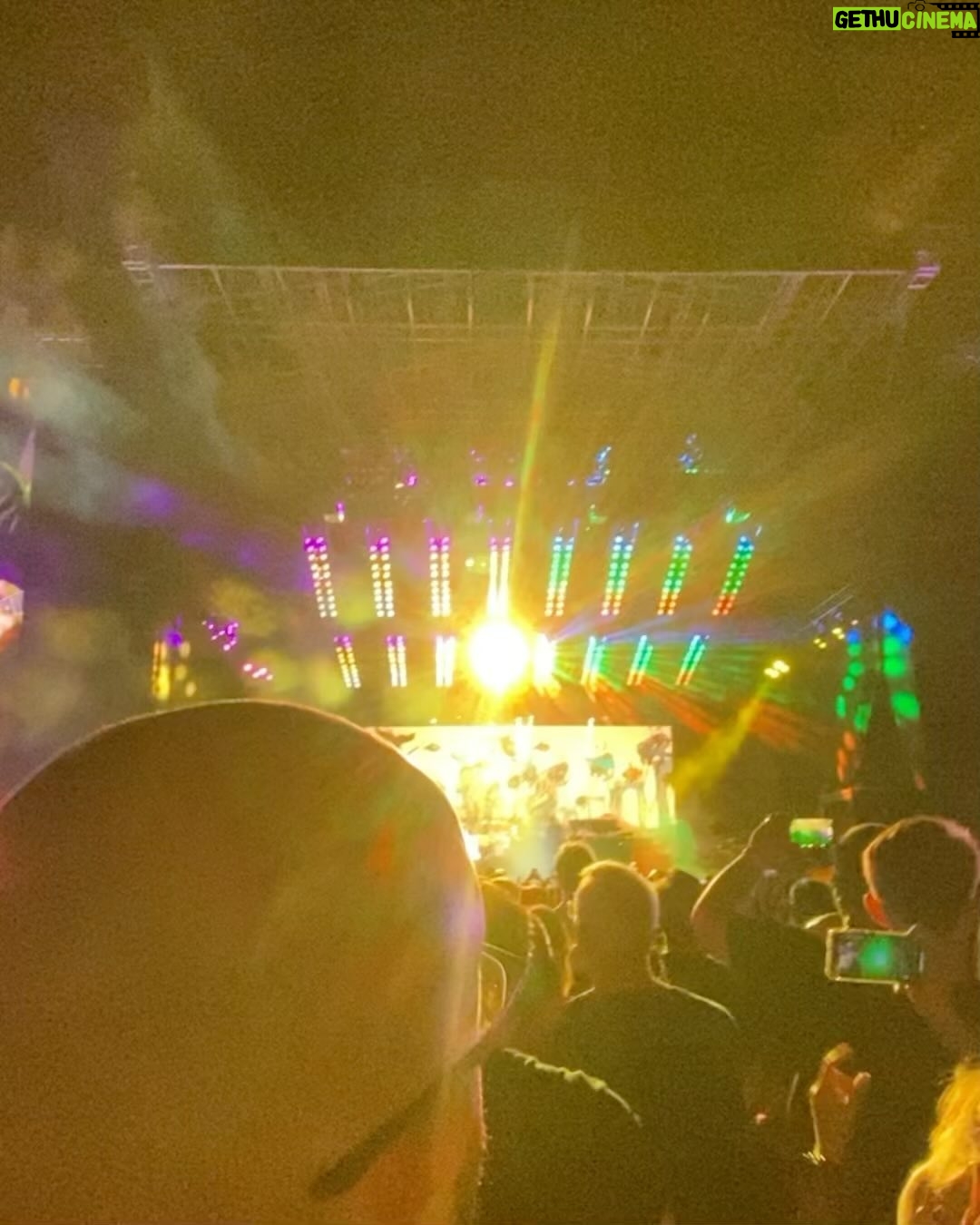 Maria Bopp Instagram - como você me faz feliz, @paulmccartney 💙