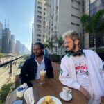 Maria Bopp Instagram - Primeira semana de filmagens de um projeto novo (aquela coisa, ainda não posso contar o que é) que tá sendo muito especial por inúmeros motivos. Estar todo dia com @icaro, reunir um elenco com gente muito foda, ser dirigida pelo @rafael_ecg, trabalhar com a @bionicafilmes e com a equipe incrível que ela reuniu e fazer um filme em que São Paulo também é um personagem. De quebra ainda contracenei com o meu cachorro (e sim, o Gil arrasou). Fazer cinema é treta, mas também é bom demais, porque a gente insiste em fazer. Bora nois ⚡️