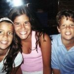 Maria Bopp Instagram - Como boa libriana, Bubu é justíssima. Como boa irmã mais velha, é protetora. Como boa Bopp, é brava. Como boa jornalista, é ótima ouvinte. Como boa roteirista, é curiosa. Como boa mulher do Murilo, é parceira. Como boa filha da minha mãe, é generosa. Como boa filha do meu pai, é exigente. Como boa irmã do meu irmão, é são paulina (e está rouca hoje). Como boa neta do meu vô, é inteligente. Como boa neta da minha vó, é arrebatadora. E mesmo seguindo o rastro de quem a criou e sendo o lastro de quem procura por um lugar seguro, a Bubu ainda é surpreendente. E pra ela mesma também, aposto! Não tenho palavras pra dizer o tanto que estou orgulhosa de você, Bu. Cê sabe. Nesse novo ano de vida, quero que se inaugure definitivamente uma nova percepção da mulher gigantesca que você é. Do tamanho do seu poder e força. Você sempre vai ser nosso ponto de encontro, nosso abastecimento e norte. E desejo que você também se sinta absolutamente tranquila em navegar suas próprias águas. Eu vou tá sempre aqui pra tudo. Que nem o Lurê falou: quero ser pra você o que você é pra todo mundo. Te amo mais que tudo, tudo, tudo! Feliz aniversário, Bubu, da Mariçoca ♥️ @brunabopp_