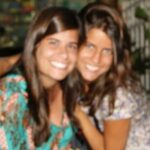Maria Bopp Instagram - Como boa libriana, Bubu é justíssima. Como boa irmã mais velha, é protetora. Como boa Bopp, é brava. Como boa jornalista, é ótima ouvinte. Como boa roteirista, é curiosa. Como boa mulher do Murilo, é parceira. Como boa filha da minha mãe, é generosa. Como boa filha do meu pai, é exigente. Como boa irmã do meu irmão, é são paulina (e está rouca hoje). Como boa neta do meu vô, é inteligente. Como boa neta da minha vó, é arrebatadora. E mesmo seguindo o rastro de quem a criou e sendo o lastro de quem procura por um lugar seguro, a Bubu ainda é surpreendente. E pra ela mesma também, aposto! Não tenho palavras pra dizer o tanto que estou orgulhosa de você, Bu. Cê sabe. Nesse novo ano de vida, quero que se inaugure definitivamente uma nova percepção da mulher gigantesca que você é. Do tamanho do seu poder e força. Você sempre vai ser nosso ponto de encontro, nosso abastecimento e norte. E desejo que você também se sinta absolutamente tranquila em navegar suas próprias águas. Eu vou tá sempre aqui pra tudo. Que nem o Lurê falou: quero ser pra você o que você é pra todo mundo. Te amo mais que tudo, tudo, tudo! Feliz aniversário, Bubu, da Mariçoca ♥️ @brunabopp_