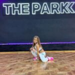Maria Fernanda Callejón Instagram - Tercer martes del intensivo!@emirabdulgani & @estudiothepark Entusiasta y expectante!!!, @giodiotto transita esta maravillosa experiencia ! Top/ @dondevayasvoy Cargo/ @santaisabellaindumentaria Zapas/ @diezindiecitos