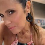 Maria Fernanda Callejón Instagram – Se viene el ESTAMPADO! 🌺 
Vestidazo @ibroomoda 
@durodedomarc5n 
@c5n 
Les gusta? Los leo