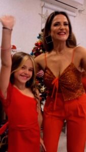 Maria Fernanda Callejón Instagram - FELIZ NAVIDAD!🎄 Les deseamos con todo nuestro AMOR❤️
