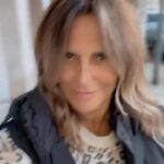 Maria Fernanda Callejón Instagram - Me lo merezco! O no? Mira este cambio de look!!! @alecampospeluqueria mi #ahirstyle una Genia!!!!! Comenten si les gusta, los leo