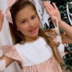 Maria Fernanda Callejón Instagram – Gio y @wannagook 
Te desean FELIZ NAVIDAD 🎄🎁!!!
Y aquí te dejo una linda opción de outfit x si todavía no sabes que ponerte!
Consulta en su @ 👆dónde podes conseguir el tuyo!!!! Te gusta ? Los leo
