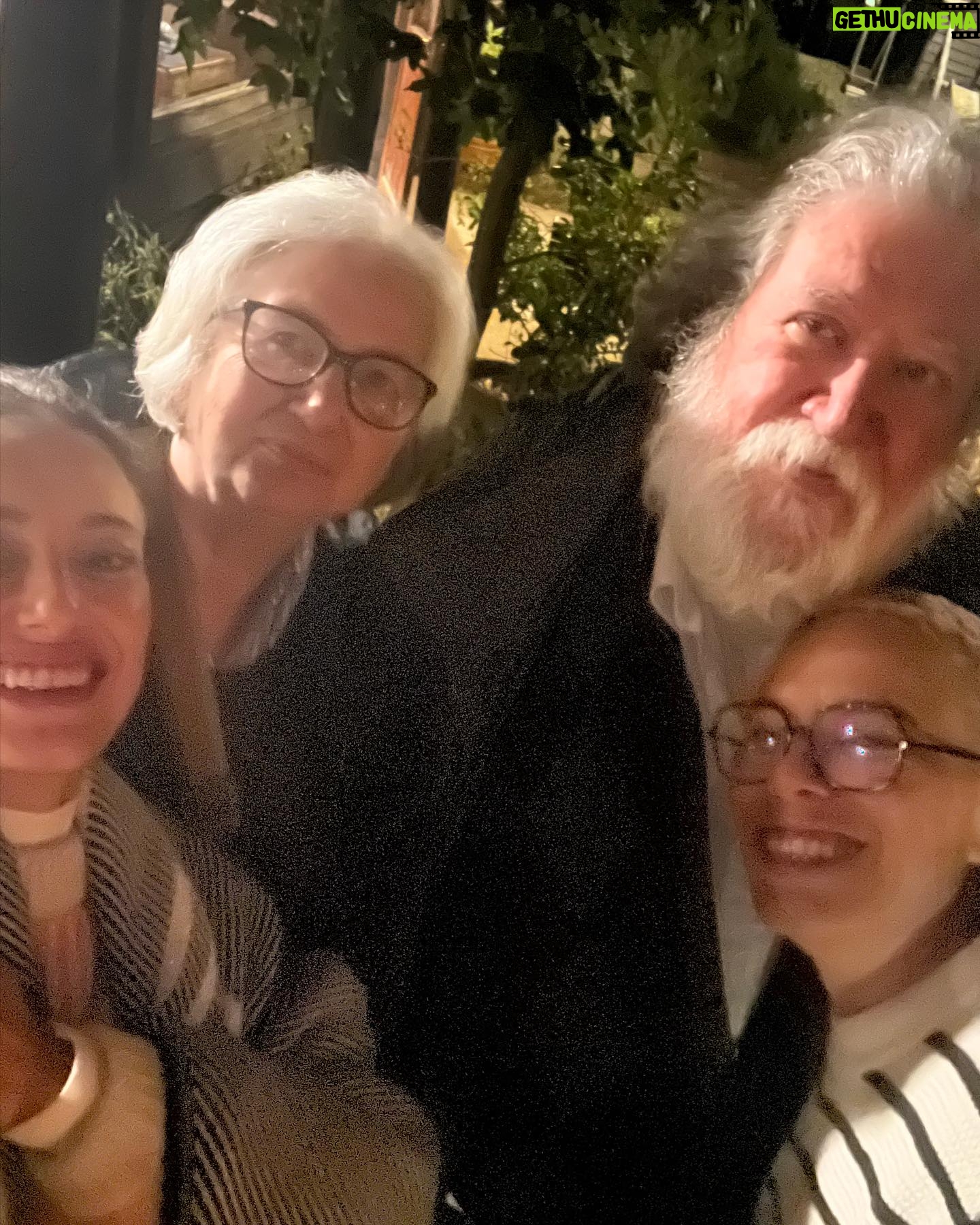 Maria Gadú - 5.5K Likes - foram dias e noites de amor e brilho. uma honra subir ao palco com meu querido @paulinhomoska e suas canções magníficas, que tanto fazem parte das relíquias que guardo no coração. maior honra ainda, é desfrutar de sua companhia, sua amizade, e poder rir de doer a barriga com essas amizades tão lindas @leandroquirogaferreres @tina.zenn @passarohippie @vicentepbarros @paulinhobarroso e meu amor @popi.itapema !!! Obrigada @medioymedio , obrigada Moska! Obrigada, gente! ♥️♥️♥️♥️
.
As fotos estão misturadas, mas são do @paulinhobarroso , da @popi.itapema e do @maurirod.uy . menos a do mar neon, que tirei humildemente com meu aparelho telefônico 💥