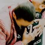 Maria Gadú Instagram - mami Mayróca! que seu novo ano seja tão precioso quanto você. essa amiga querida, generosa, solidária, bonita e amorosa. sou muito grata de ter sua presença em minha vida. te amo te amo ♥️percebi nessa fotos algumas curiosidades: o passar do tempo e as roupas que usávamos, meu cabelo que nuuunca se repete, a saudade da mana sarita, e que você tá sempre bonitona charmosiany. 🎉