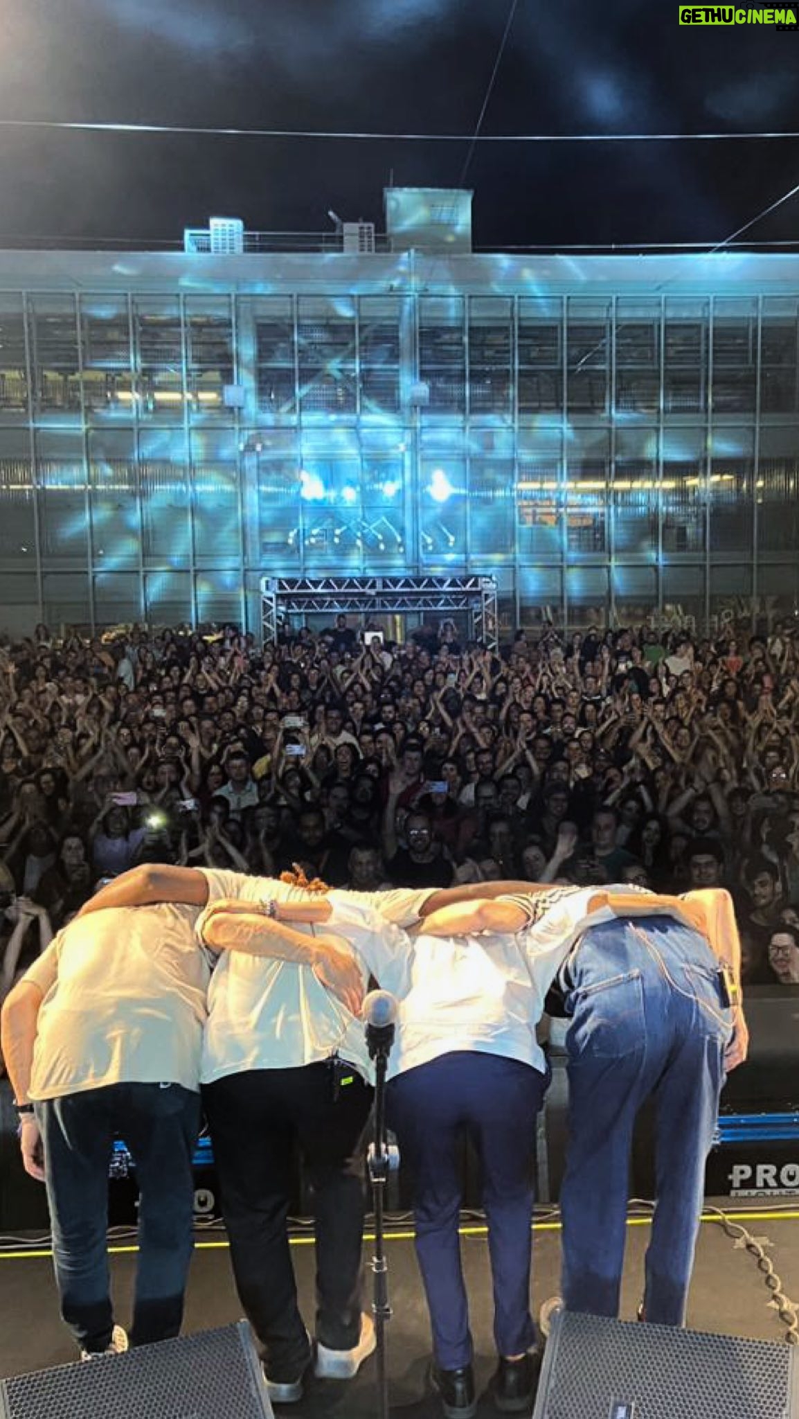 Maria Gadú - 4.8K Likes - ontem foi dia de festejar em Birigui. Que alegria sentimos, público muito incrível e equipe muito carinhosa!!!
hoje tem mais em são carlos e sábado nos encontramos em curitiba! Até já ❤️
17.08 - Sesc São Carlos, São Carlos (sp)
19.08 - Teatro Positivo, Curitiba (pr)