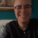 Maria Gadú Instagram - foi um ano intenso! Começou com a chegada do amor das nossas vidas, e só melhorou! Muitos shows, muitas viagens, muitos lugares lindos no Brasil e muitos países! Muitas dores, muitas revelações, muitas surpresas ruins, mas acima disso muuuuitas surpresas boas, reconexões, projetos realizados, integridade e celeridade! O ano voou, mas também passou manso! Deu pra curtir tudo!!! Pro ano que vem, muitas coisas!!! Seguimos na ativa! De olho na agenda de show e na agenda das pautas importantes! Bora, Brasil!!! Agradeço ao time que faço parte, som e luz, produção e amor! AMO VOCÊS!! Beijo, amoroso! ♥️♥️