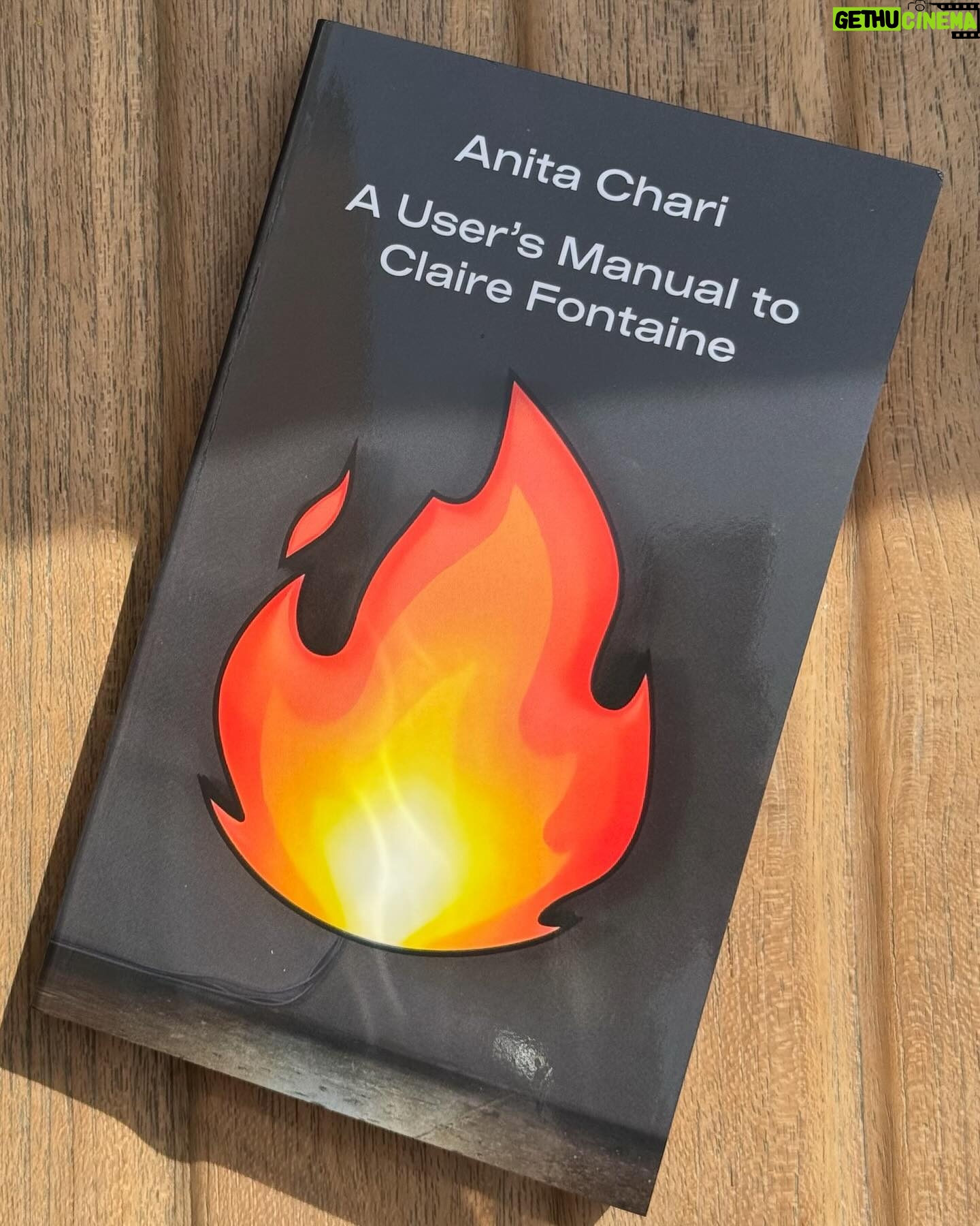Maria Grazia Chiuri Instagram - I’m happy to have been in Venice to support and celebrate the release of “A user’s manual to Claire Fontaine” by Anita Chari. I was very inspired by the talk and conversation between the artists and Anita Chari. It took place in Palazzo Tiepolo was moderated by Tom McDonough. @anita.chari.embody @lenz.press @edoardo_bonaspetti #tommcdonough @lorenzomasonstudio @galeriemennour