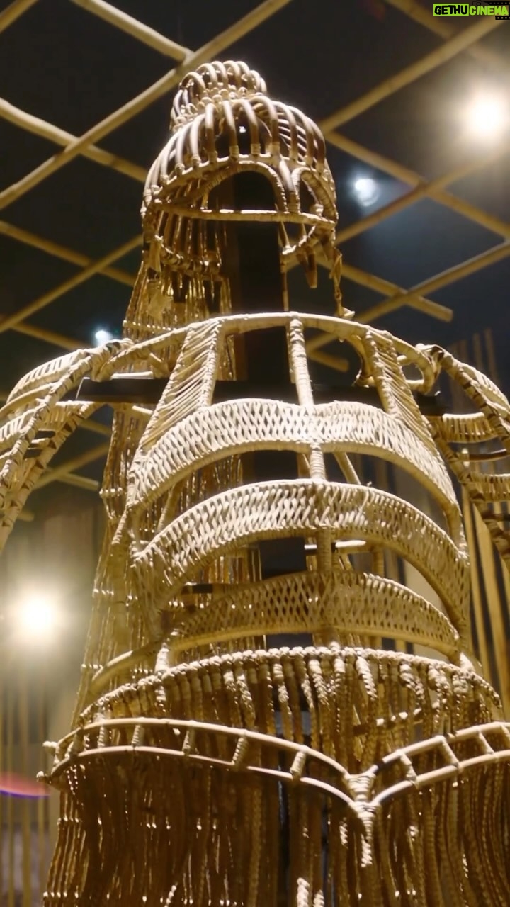 Maria Grazia Chiuri Instagram - For the show installation, Indian artist @shakuntala.kulkarni presents a series of sculpture-armours made of cane, a flexible, elastic material. The reed armours are the result of a sculptural experimentation which started in 2012. They are shaped on the artist’s body and each one can be worn and inhabited by her. Together with the armours, there are a series of stills from videos printed on canvas that complement the centre of the sculptural section, giving a performative dimension to the whole set. Rediscovering the fighting power that a woman’s body can take on is a key point in the personal, political and cultural journey of feminist liberation at the core of the artist’s work.