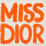 Maria Grazia Chiuri Instagram – 1967 was the year in which the Miss Dior line was born: the Maison’s first prêt-a-porter collection, designed by Marc Bohan together with his right-hand man Philippe Guibourgé. In September of the same year, Marc Bohan opened the Maison’s first ready-to-wear store in Paris. The new line was aimed at a young clientele, it was designed for a new generation.
This represents a turning point in fashion, a moment of transition into a new approach to clothing, as the crafts involved in Haute Couture evolved into methods that would allow for the serial production of clothing. Thus the Miss Dior collection opens up the possibility of reproducing a garment, and shapes in a modern way the woman’s body.
The collection immediately became popular and many celebrities, such as Sofia Loren or actress Annie Buron-Fosse appeared wearing the Miss Dior line in major magazines editorials like Vogue.