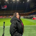 Maria Luisa Jacobelli Instagram - AC Milan-Atalanta ❄️ From quarterfinals to semifinals ⚽️ See you soon @atalantabc!✨🏆 #sansiro @sportmediaset San Siro Stadio