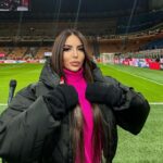 Maria Luisa Jacobelli Instagram - AC Milan-Atalanta ❄️ From quarterfinals to semifinals ⚽️ See you soon @atalantabc!✨🏆 #sansiro @sportmediaset San Siro Stadio
