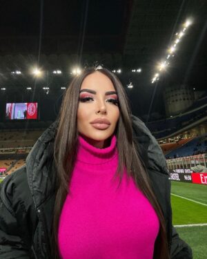 Maria Luisa Jacobelli Instagram - AC Milan-Atalanta ❄️ From quarterfinals to semifinals ⚽️ 
See you soon @atalantabc!✨🏆 #sansiro 
@sportmediaset