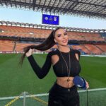 Maria Luisa Jacobelli Instagram - The chaaaampions⚽️ San siro was insane (as usual)🔥🚀 Inter - Benfica @sportmediaset @championsleague San Siro Stadio