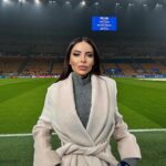 Maria Luisa Jacobelli Instagram – The Chaaaampions⭐️ 
Inter-Real Sociedad 🏟️
0 degrees in San Siro ❄️
#championsleague #sansiro ⚽️ San Siro Stadio