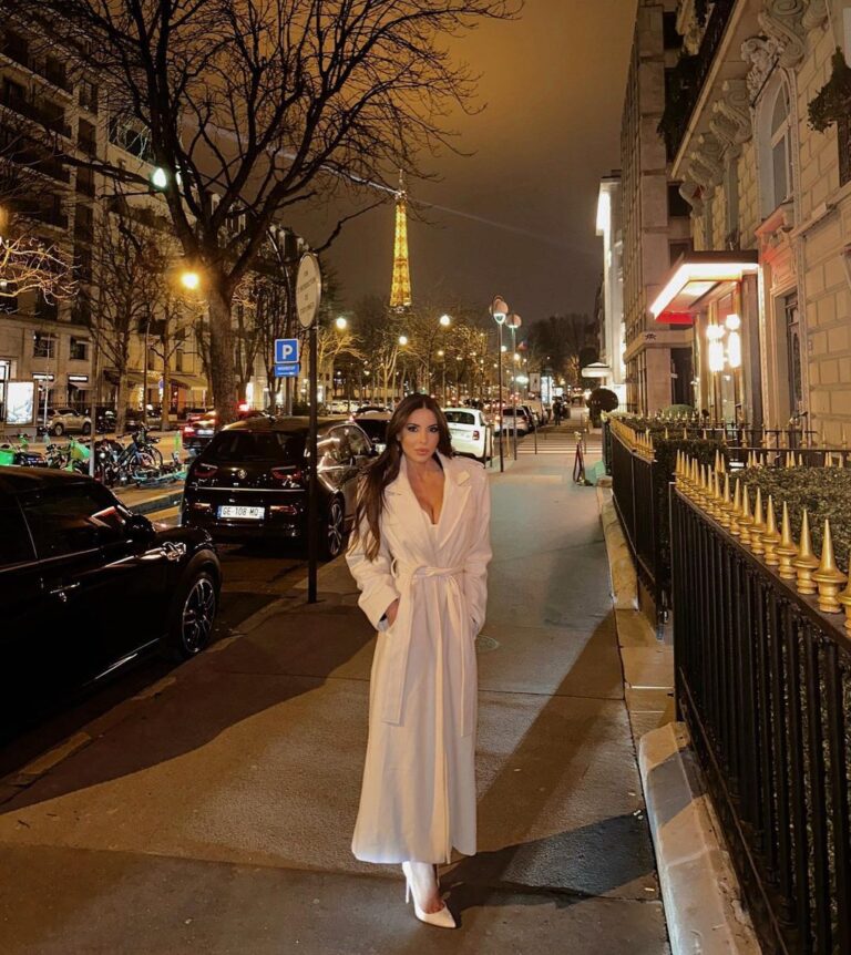 Maria Luisa Jacobelli Instagram - Bday 🎂🤍 Paris, France