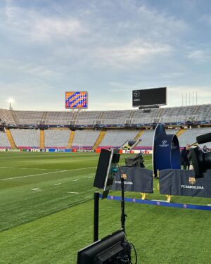 Maria Luisa Jacobelli Instagram - 𝑵𝑬𝑿𝑻 𝑹𝑶𝑼𝑵𝑫: FC Barcelona! 🔵🔴🇪🇸 
Barcellona Napoli what a match 🔥 
@sportmediaset 
@championsleague 
@fcbarcelona 
@officialsscnapoli