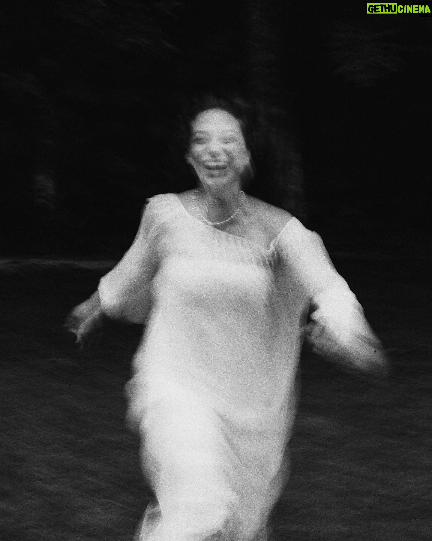 Maria Pinna Instagram - The Godmother 🕊️ EM BREVE Foto: @sereiamorporondefor