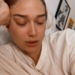 Maria Pinna Instagram - Bipolaridade do dia: carente x caliente.