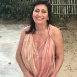 Maria Pinna Instagram - Dia 29 de março é seu dia, mas todo dia 29 de março eu ganho o melhor presente que Deus pode me dar: Você! Te amo minha companheira da vida! Que você siga nesse mundo por anos e anos, iluminando a todos que tem o privilégio de estar ao seu lado. VIVA VOCÊ @ro_pinna 🎈💎💙