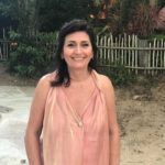 Maria Pinna Instagram - Dia 29 de março é seu dia, mas todo dia 29 de março eu ganho o melhor presente que Deus pode me dar: Você! Te amo minha companheira da vida! Que você siga nesse mundo por anos e anos, iluminando a todos que tem o privilégio de estar ao seu lado. VIVA VOCÊ @ro_pinna 🎈💎💙