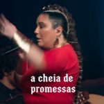 Maria Rita Instagram - E aí, qual é o seu mood para 2023? #EMR #PraTodosVerem Carrossel com uma foto de Maria Rita cantando na capa e o texto Quem é você no início de ano? Em seguida, uma sequência de vídeo com os textos: A Otimista A que acha que nada vai mudar A Supersticiosa A Cheia de Promessas Foto: @betojpeg @Wtliveoficial @_mediak