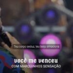 Maria Rita Instagram - Carnaval está chegando, nação bacanuda! Vamos esquentar relembrando os sambas que a patroa gravou em parceria? #EMR 📸 @betojpeg @wtliveoficial @_mediak #PraTodosVerem Carrossel com uma capa com foto de Maria Rita no palco vestida de branco e o texto Você acompanhou os últimos feats da Maria? Passa pro lado para se atualizar. A partir da segunda tela temos vídeos de Maria Rita cantando em diferente momentos junto com outros artistas e os textos Coral de Anjos com Dedé Paraízo Você Me Venceu com Marquinhos Sensação Pra Que Viver Assim com Os Prettos Fascinação com Thiaguinho Por vezes com Thiaguinho Canção Da Erê Dela com Teresa Cristina