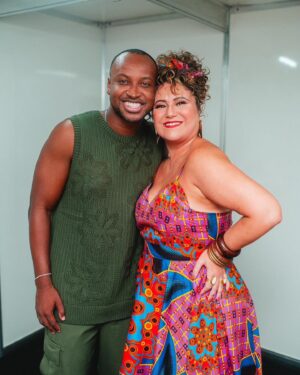 Maria Rita Instagram - A sintonia da patroa com @thiaguinho, no palco e nos bastidores, é sempre muito forte! 

E ainda rolou esse encontraço com @pericles 😍

E vocês Nação Bacanuda, curtiram a participação da Emierri presencialmente ou pela TV?

#EMR

📸 @eu.wiilll