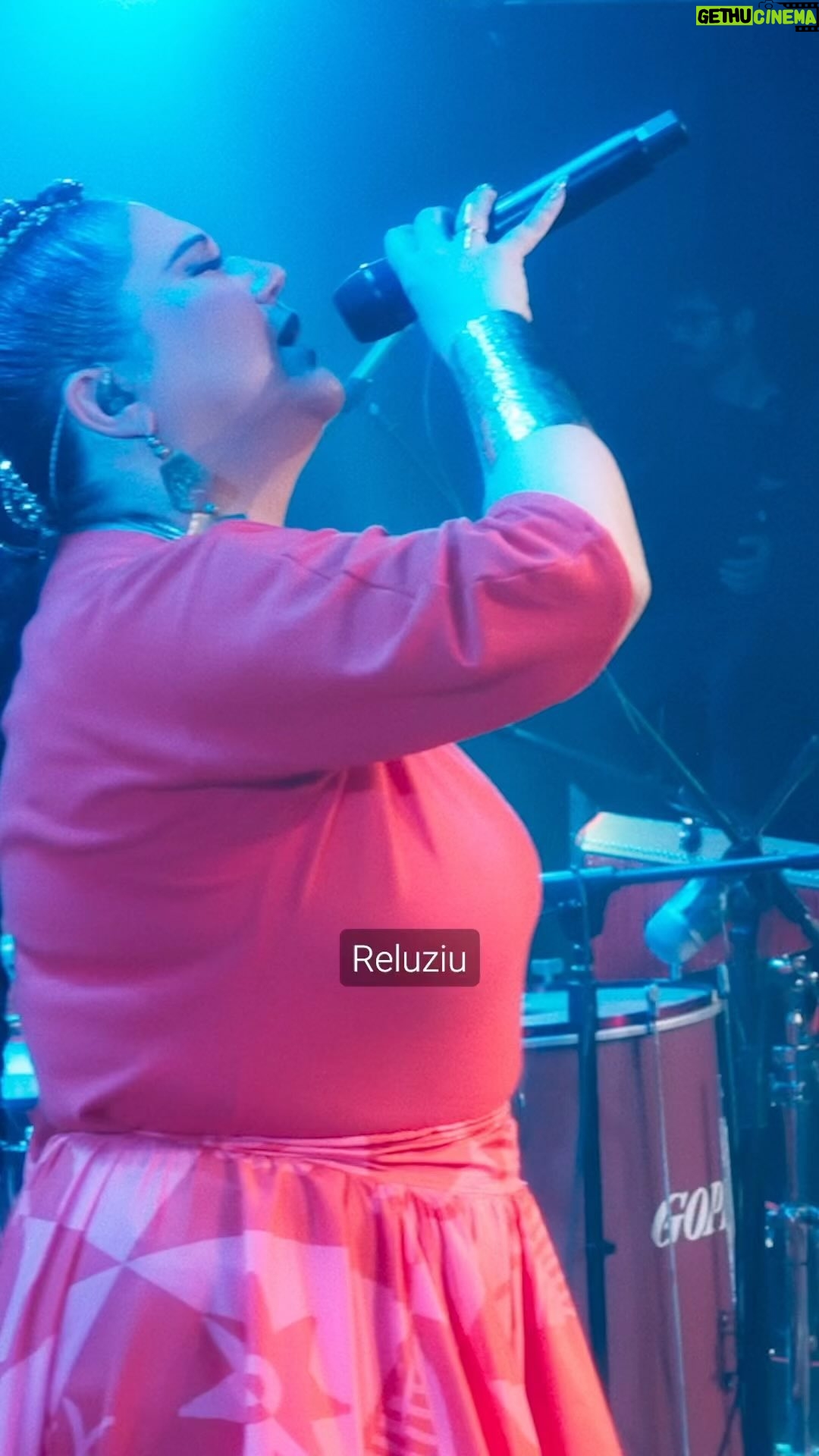 Maria Rita - 19.6K Likes - minha mãe faleceu aos 36 anos e virou das estrelas mais brilhantes do nosso céu. então, vem uma força muito grande, com um legado irretocável e uma representatividade não só enquanto mulher e artista, mas como cidadã... o que me acalmava, de certa forma, era que tinham pontos da minha vida que eu percebia que a gente pensa ou pensaria igual…