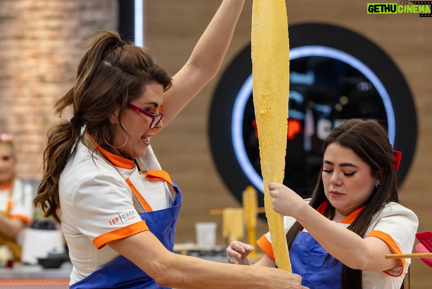 Mariana Botas Instagram - 👩🏻🍳🔥✨Inicio este proyecto que me ha traído cosas divinas, gente, experiencias, aprendizajes y muchas historias que contar… No se pierdan #TopChefVIP3 por @telemundo @telemundorealities @telemundointl #teammariana #topchefvip