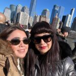 Mariana Botas Instagram - New York, New York 🗽 #tbt . . . #newyork #throwback #travel #happy #lovemymom #memories #blessed #lifestyle #statueofliberty #nyc #thebestisyettocome