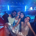 Mariana Botas Instagram - Mañana será más bonito…🫶🏻☀️🌈🦄❤️‍🩹💖🧜🏻‍♀️🌻🌸🦋 . . . #karolg #concert #nightout #friends #love #thebestisyettocome