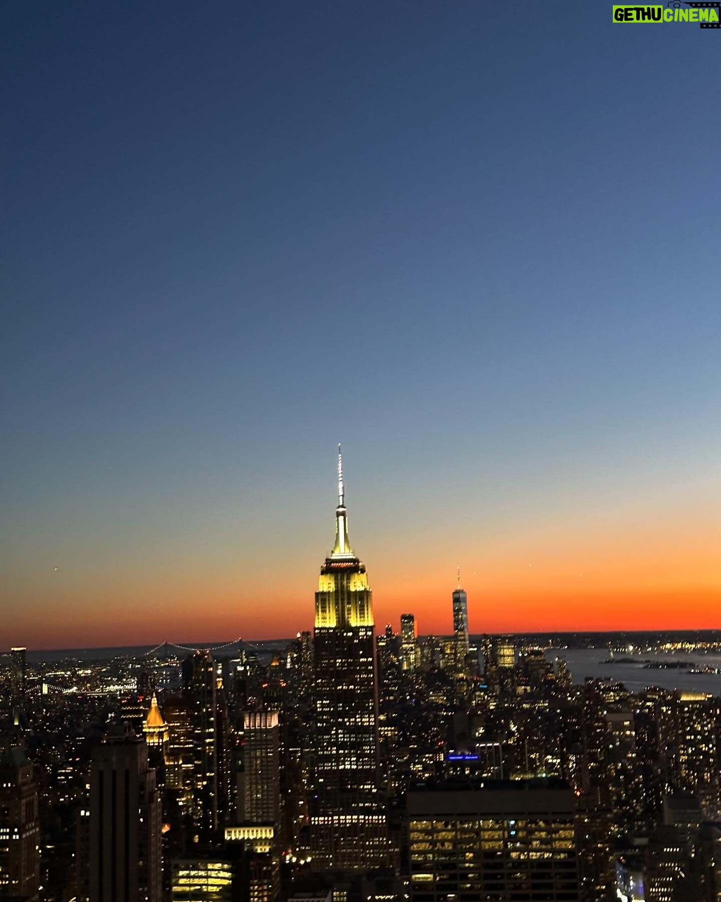 Mariana Botas Instagram - See u at the🔝 . . .@topoftherocknyc @rockefellercenter @nyctourism . . #nyc #topoftherock #takemeback #memories #travel #lifestyle #sunset #2024