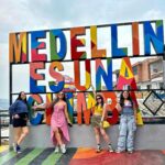 Mariana Botas Instagram - 🇨🇴 Medellín es una chimba 🎉💛🧡🎨