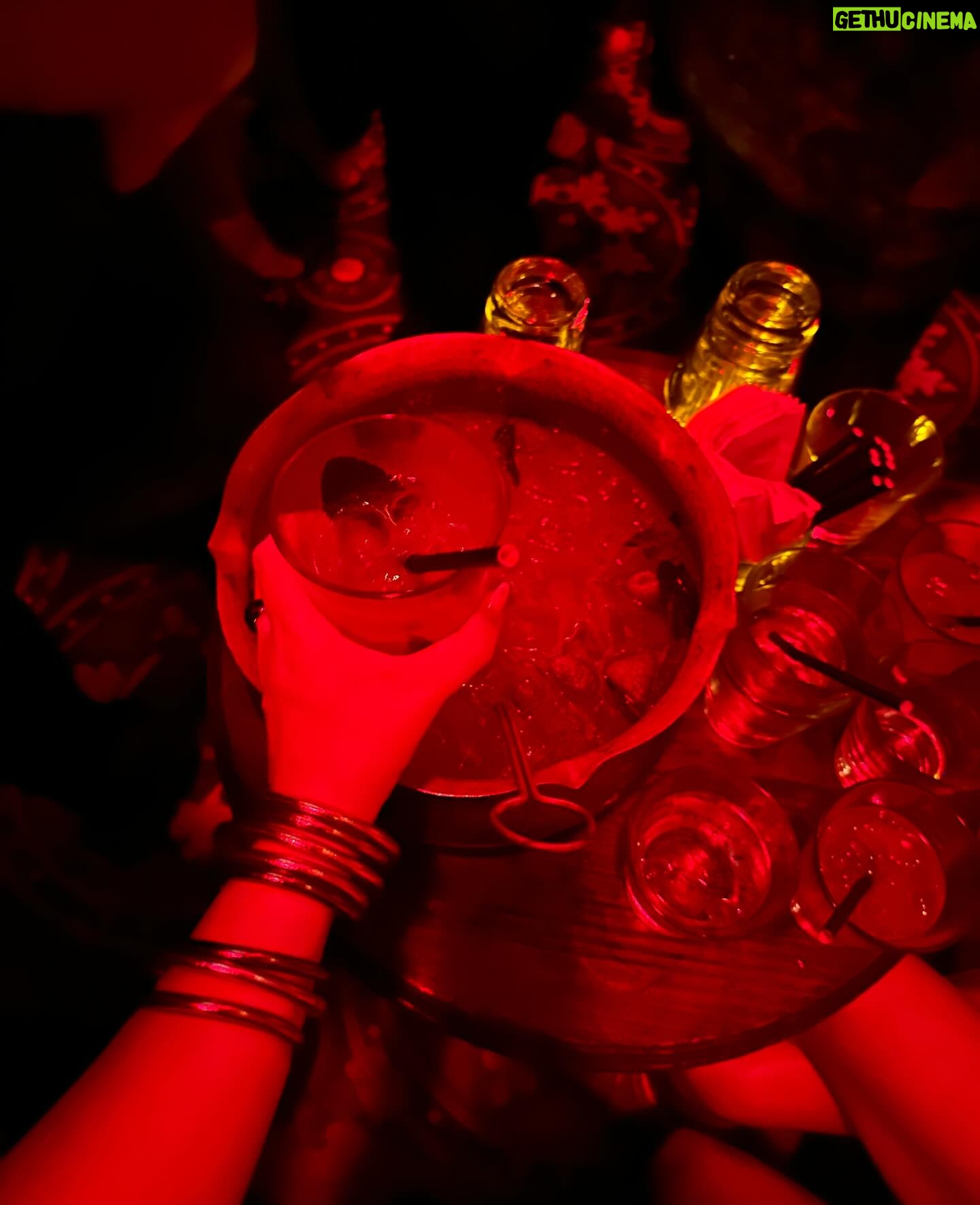 Mariana Botas Instagram - Otra noche en L.A. π₯³ππΎπ₯ . . . #losangeles #bdaygirl #friends #party #ootd #cheers #grateful #happy #thebestisyettocome #15minutos #nuncanosvamosair