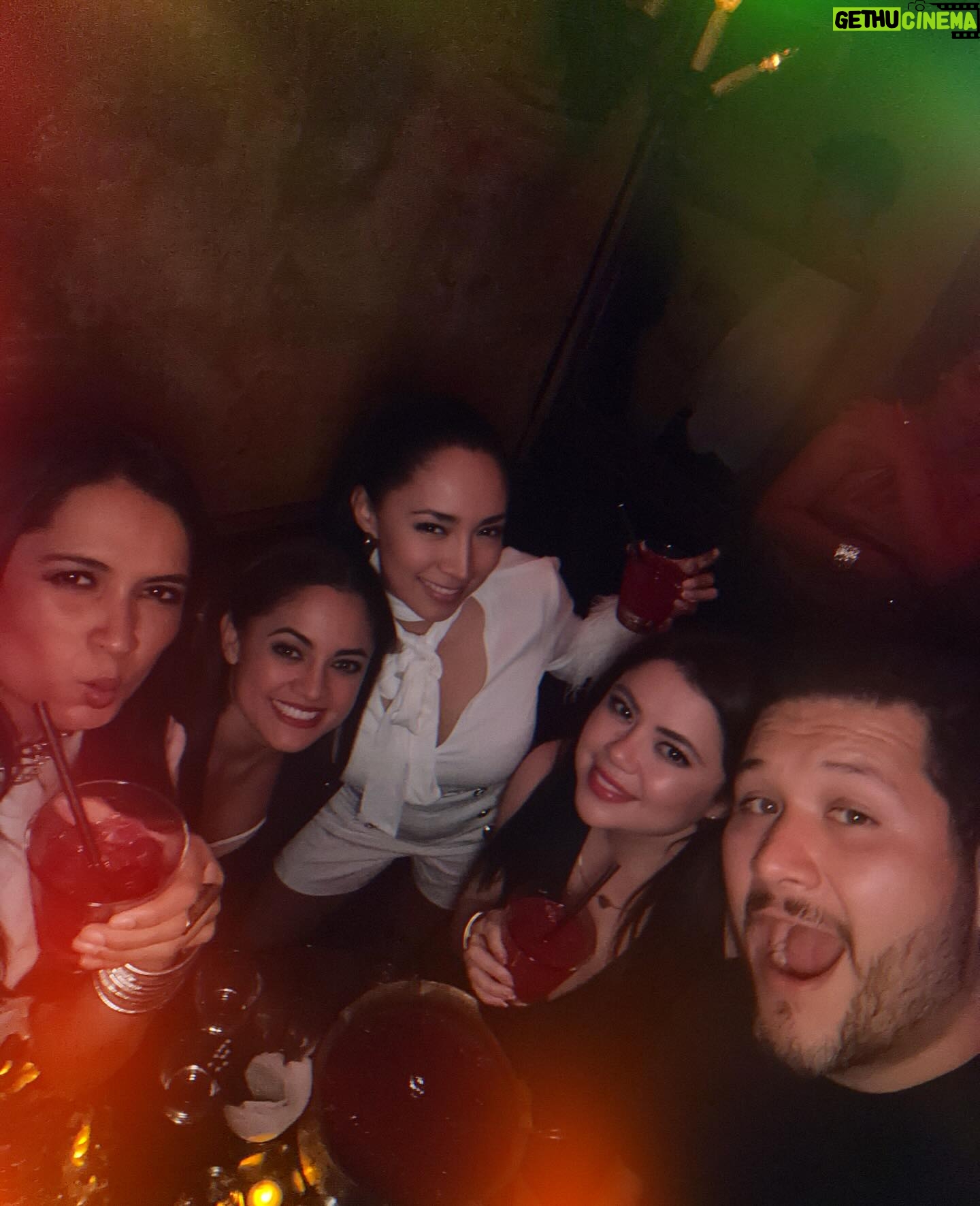 Mariana Botas Instagram - Otra noche en L.A. π₯³ππΎπ₯ . . . #losangeles #bdaygirl #friends #party #ootd #cheers #grateful #happy #thebestisyettocome #15minutos #nuncanosvamosair