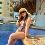Mariana Botas Instagram - Nothing matters… 🏝️😎☀️
